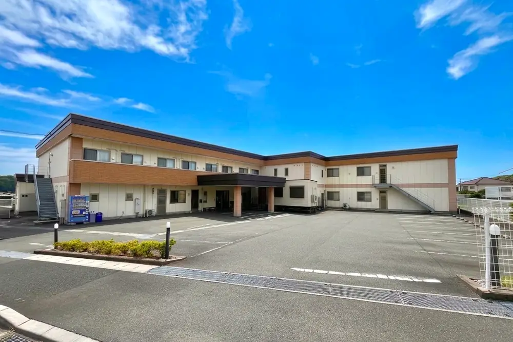磐田市見付にある富士ヶ丘サービスのサービス付き高齢者向け住宅の外観